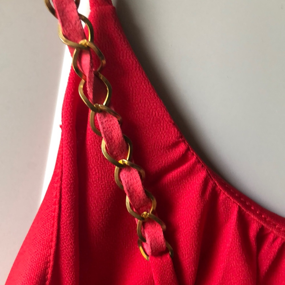 Red blouse with gold chain straps / petite - Picture 4 of 4